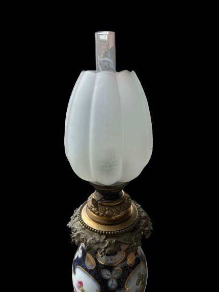 Paire de Lampes de Table Françaises du XIXe Siècle en Porcelaine Polychrome Peinte à la Main – -photo-1
