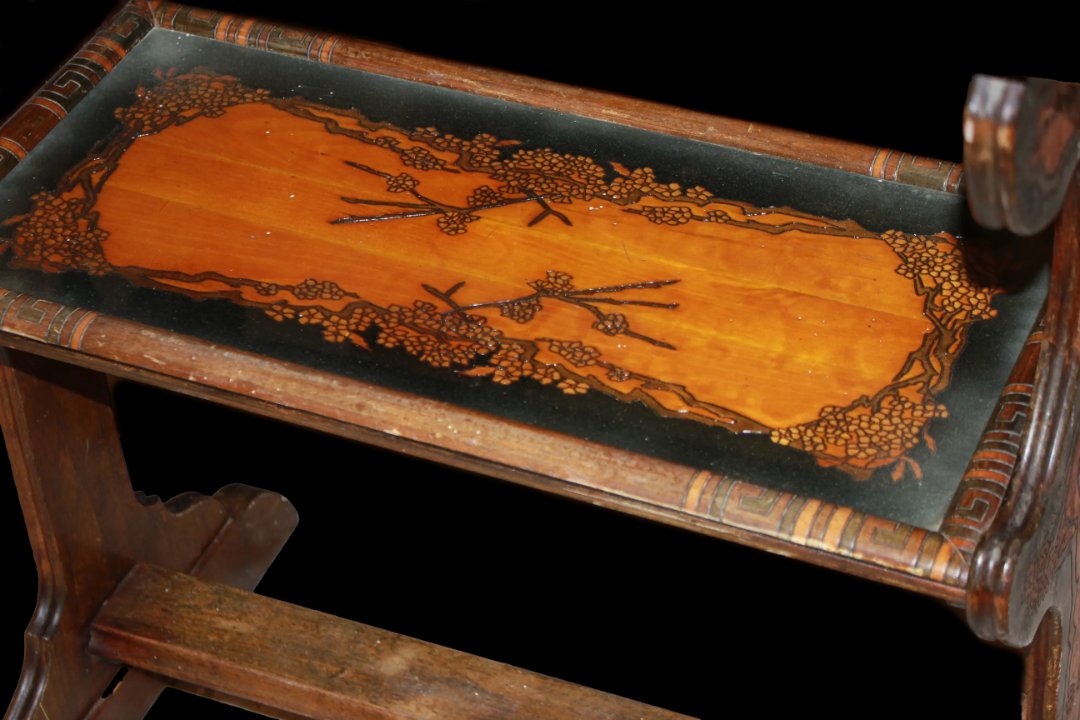 19th-century French Chinoiserie Coffee Table Featuring A Scene With Figures-photo-2