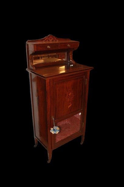 Vitrine basse victorienne de la seconde moitié du 19ème siècle en palissandre avec marqueterie 
