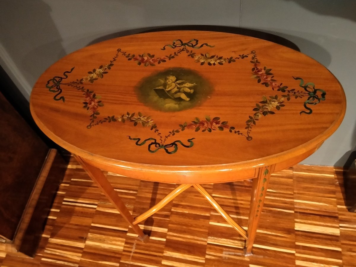Petite Table ovale antique en bois satiné, avec peintures à motifs floraux du 19ème siècle-photo-2