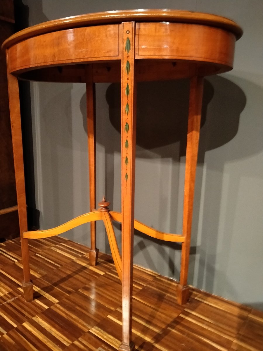 Petite Table ovale antique en bois satiné, avec peintures à motifs floraux du 19ème siècle-photo-3