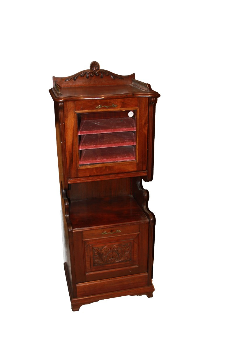 Petit cabinet anglais de la seconde moitié du XIXème siècle, de style Victorien en bois d'acajo