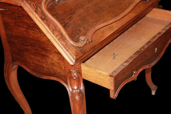 Visitez Notre Site Web Www.centromercatoantiquariato.it +39 3469410359 Email: Customer@centrome-photo-2
