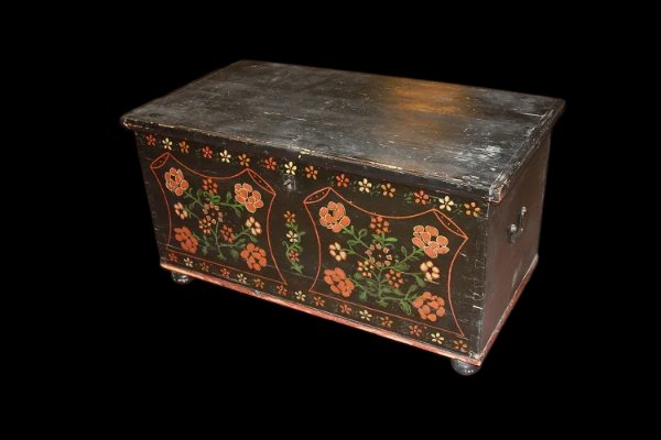 Petit coffre tyrolien laqué bleu à motifs floraux des années 1800-photo-2