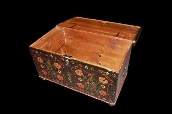 Petit coffre tyrolien laqué bleu à motifs floraux des années 1800-photo-2