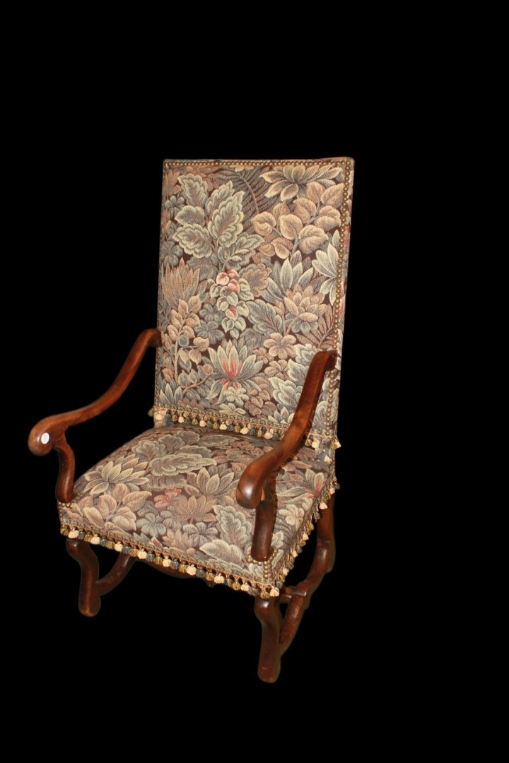 Pair Of Late 19th-century High-back Armchairs In Walnut-photo-2