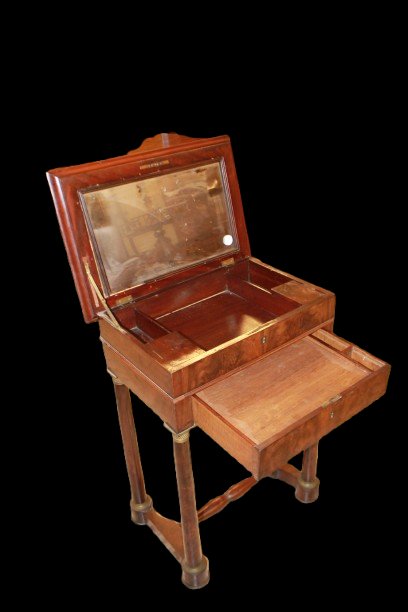 Small 19th-century French Empire-style Mahogany Vanity-photo-3