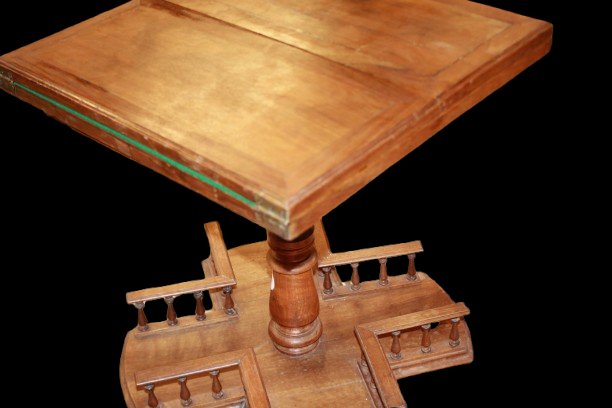 Table à fumer ancienne française de goût oriental en noyer avec plateau ouvrant, XIXe siècle-photo-3