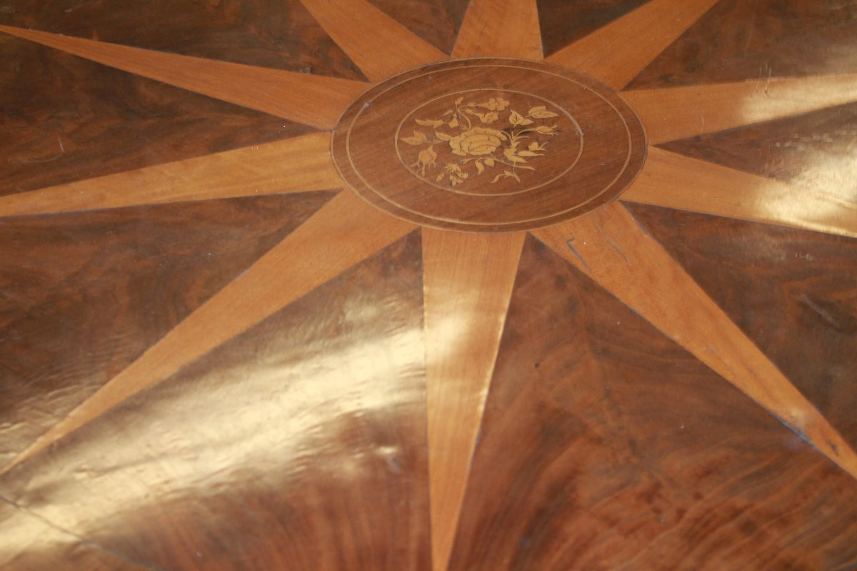 19th-century Circular Inlaid Coffee Table From Northern Europe-photo-2