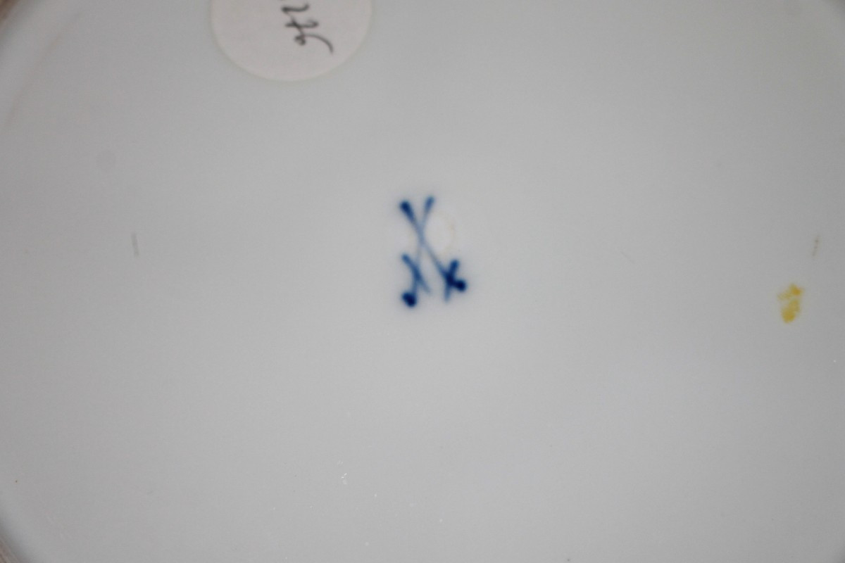 Assiette en Porcelaine de Meissen à Scènes Galantes – XIXe Siècle-photo-1
