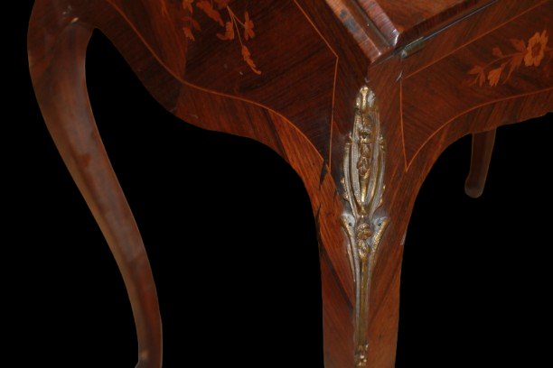 Cabinet ancien français style Louis XV en bois de rose avec marqueterie florale et bronzes doré-photo-2