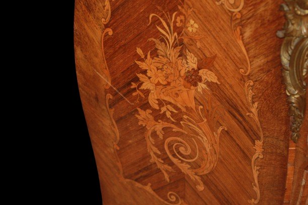 19th-century French Louis XV-style Chest Of Drawers With Rich Inlay Work-photo-1