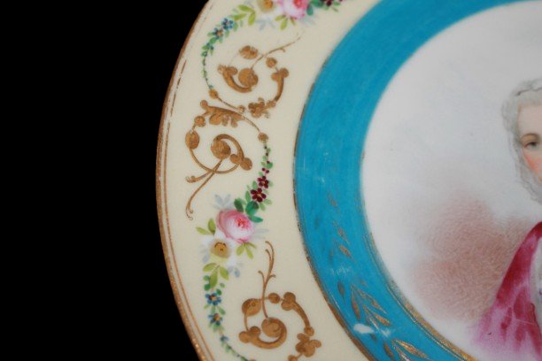 Assiette en Porcelaine Française avec Portrait de Madame de Pompadour – XIXe Siècle-photo-4