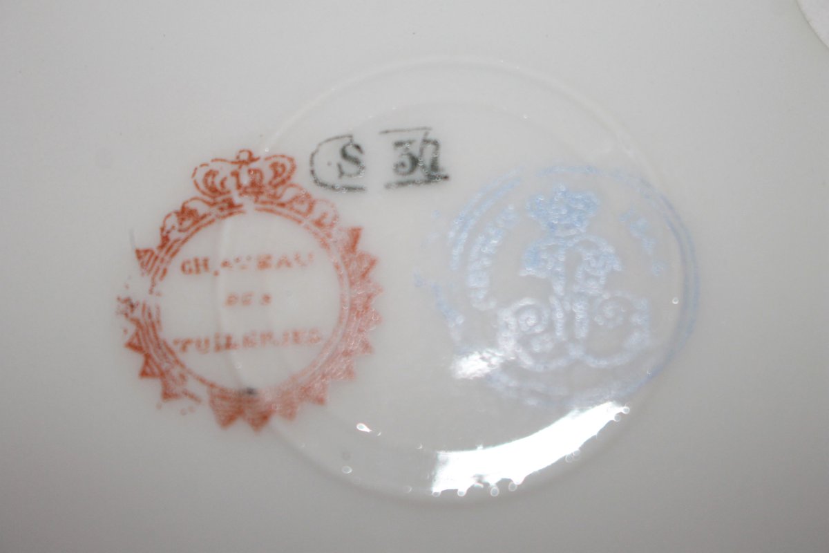 Assiette en Porcelaine Française avec Portrait de Madame de Pompadour – XIXe Siècle-photo-2