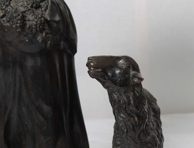 Sculpture antique française en métal des années 1800 représentant une bergère-photo-3