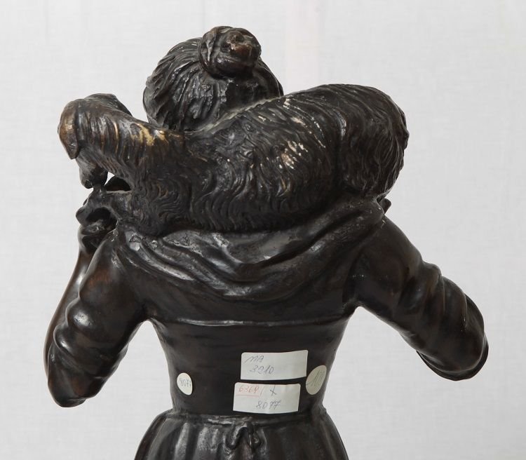 Sculpture antique française en métal des années 1800 représentant une bergère-photo-2
