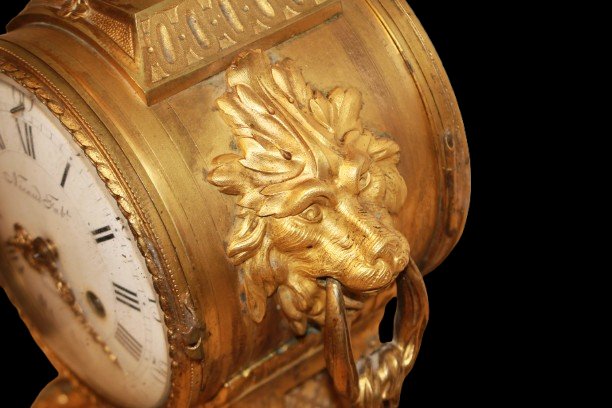 Elegant French Mantel Clock Made Of Mercury-gilded Bronze-photo-4