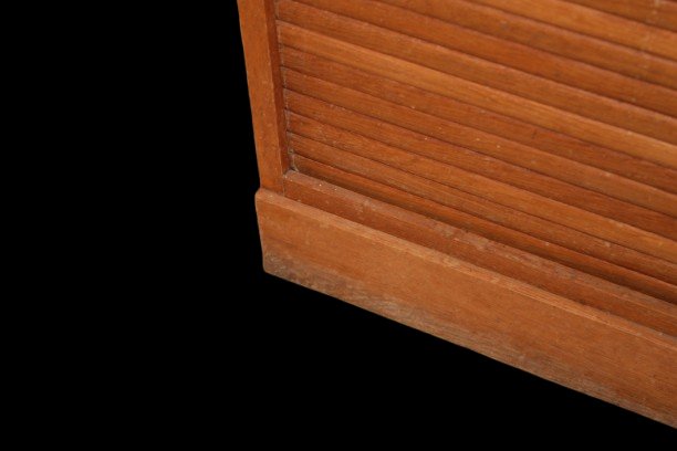 Petit meuble bureau français à rideau vertical en bois, début XXe siècle-photo-3