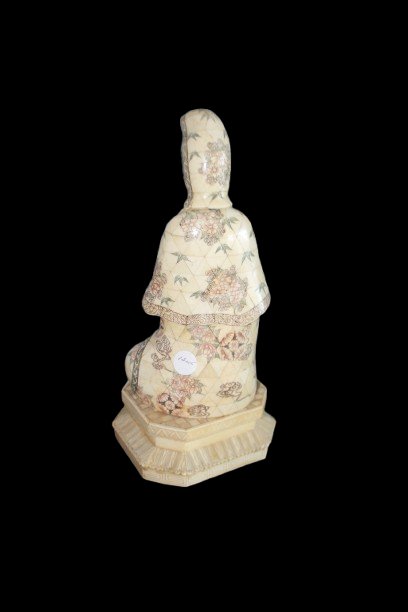 A Pair Of Elegant Oriental Sculptures Depicting Two Figures In Traditional Attire-photo-4