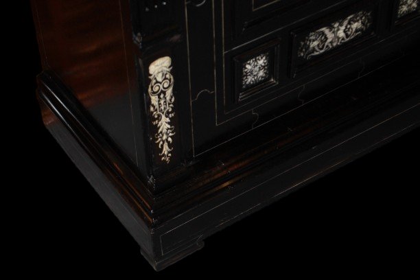 Elegant Lombard Sideboard From The Early 19th Century-photo-1