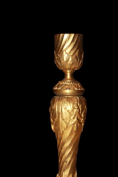 Élégante paire de bougeoirs français en bronze doré néoclassiques – Fin du XIXe siècle-photo-3