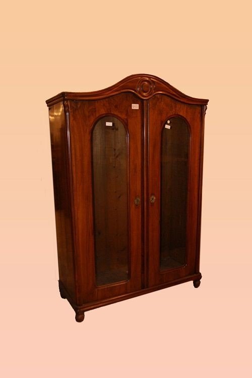 1800s Northern European Biedermeier Style Display Cabinet In Walnut Wood