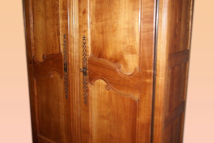 Large French Provençal Wardrobe From The Late 1700s In Cherry-photo-3