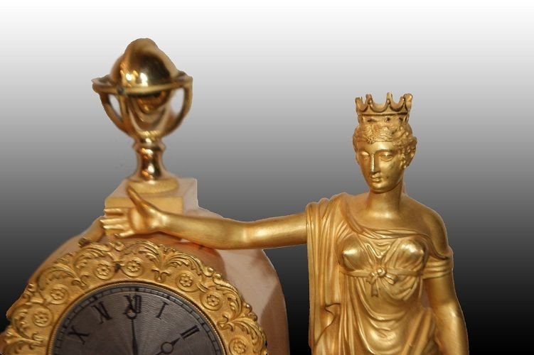 Horloge De Table Parisienne Française Des Années 1800 En Bronze Doré Allégorie Culture-photo-3