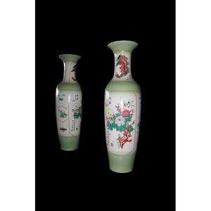 Pair Of Large Chinese Vases From The Early 1900s And Late 1800s In Decorated White Porcelain
