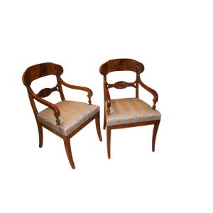 Set Of 4 Biedermeier Armchairs In Mahogany Wood With Carved Backrest