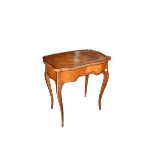 Petite Table En Haricot Marqueté De Style Louis XV