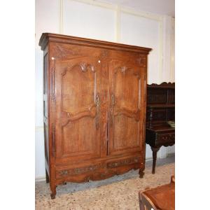 French Wardrobe From Brittany, Late 1700s, Made Of Walnut Wood. Composed Of 2 Closed Doors