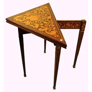 Table à Jeu Triangulaire Marquetée En Acajou Des Années 1800 Hollandaise