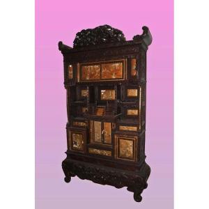 Large Majestic Chinese Sideboard From The Mid-1800s In Wood, With Panels Decorated With Bone