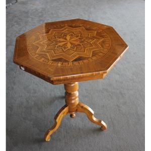 19th Century Italian Sorrento Table With Inlaid Octagonal Top