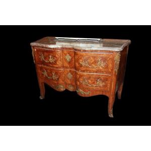 Commode Française Du Début Du XIXe Siècle De Style Louis XV En Bois De Rose Avec Marbre