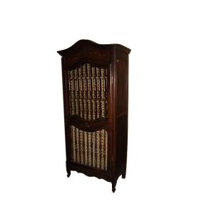 French Breadbox Cabinet From The Early 1800s In Provençal Style In Chestnut Wood. It Has Rich C