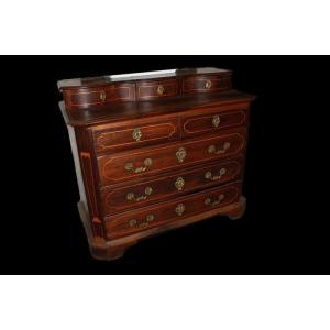 Spanish 18th-century Canterano Chest Of Drawers In Walnut Wood. It Features An Upper Section 