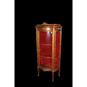 Vitrine Française De Style Transition Du 19e Siècle En Acajou Avec De Riches Bronzes