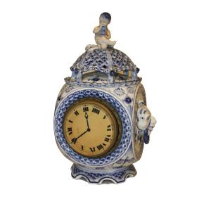 Pendule anglaise Royal Doulton en porcelaine avec mouvement Zenith – Seconde moitié du XIXᵉ siè