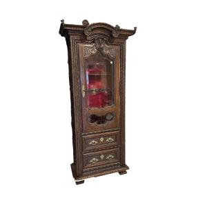 Vitrine Française en Chêne avec Fronton en Temple et Sculptures – Seconde Moitié XIXe siècle