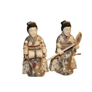 Ensemble de Quatre Sculptures Chinoises du XXe Siècle en Mammouth Représentant des Musiciens