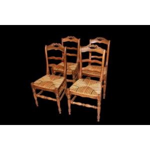 Groupe de 4 chaises campagnardes avec assise en paille de rivière fin du XIXe siècle