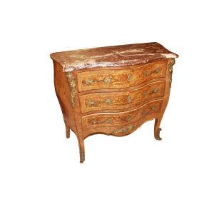 Commode française style Louis XV en bois de rose avec marqueterie florale, XIXe siècle