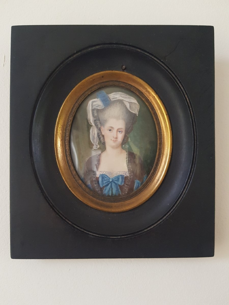 Miniature  Portrait De Femme-photo-1