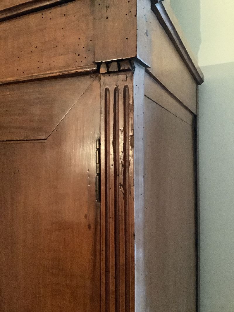 Narrow Right Secretary-photo-4