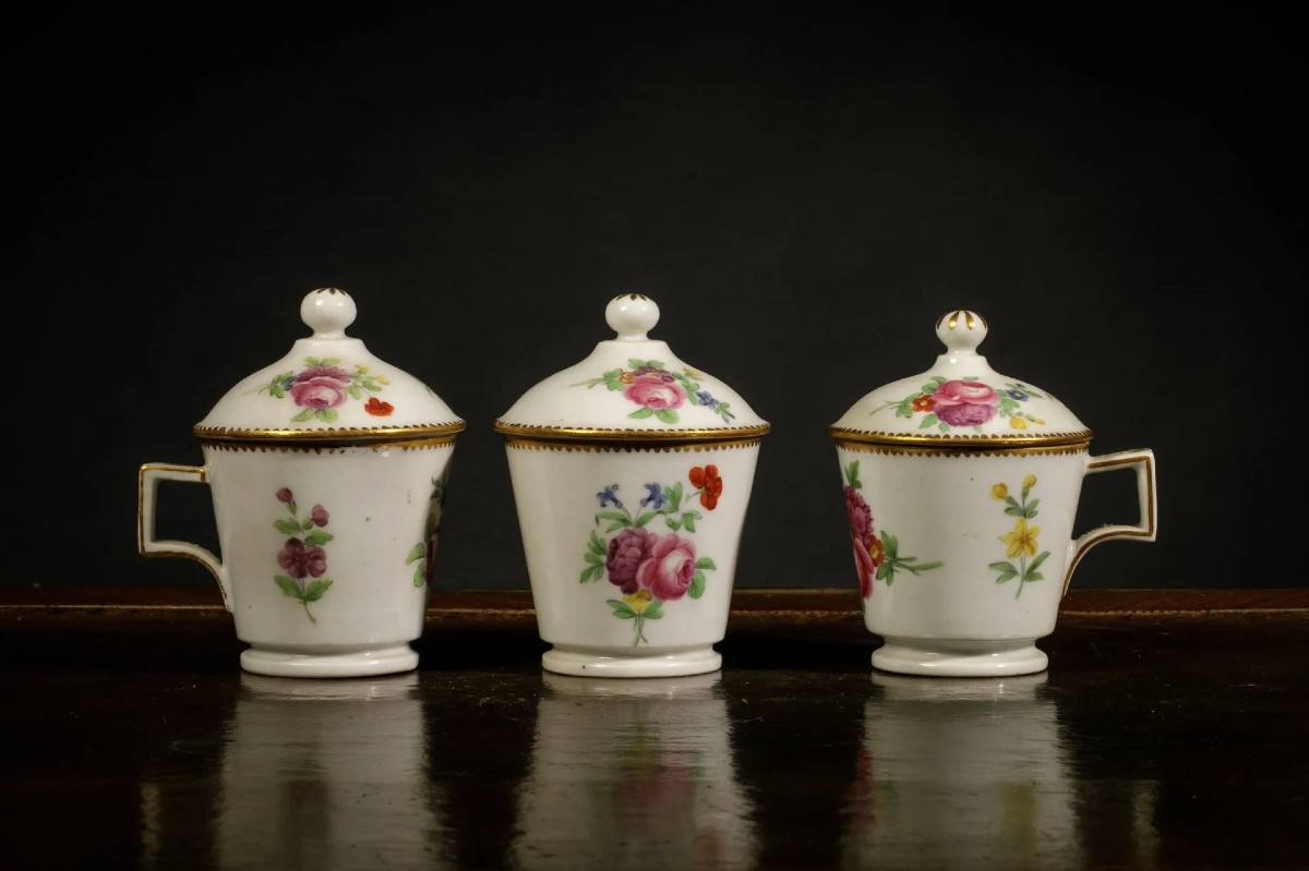 Manufacture de la Reine .Paris