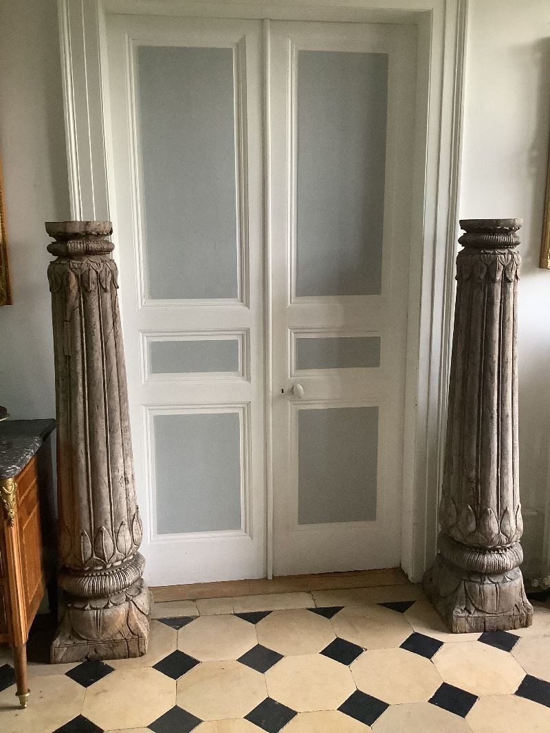 Paire de colonnes en bois sculpté  XVIIIème