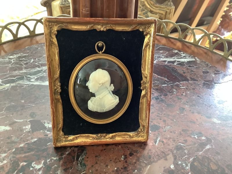 MINIATURE  EN IVOIRE DU ROI LOUIS XVI-photo-1