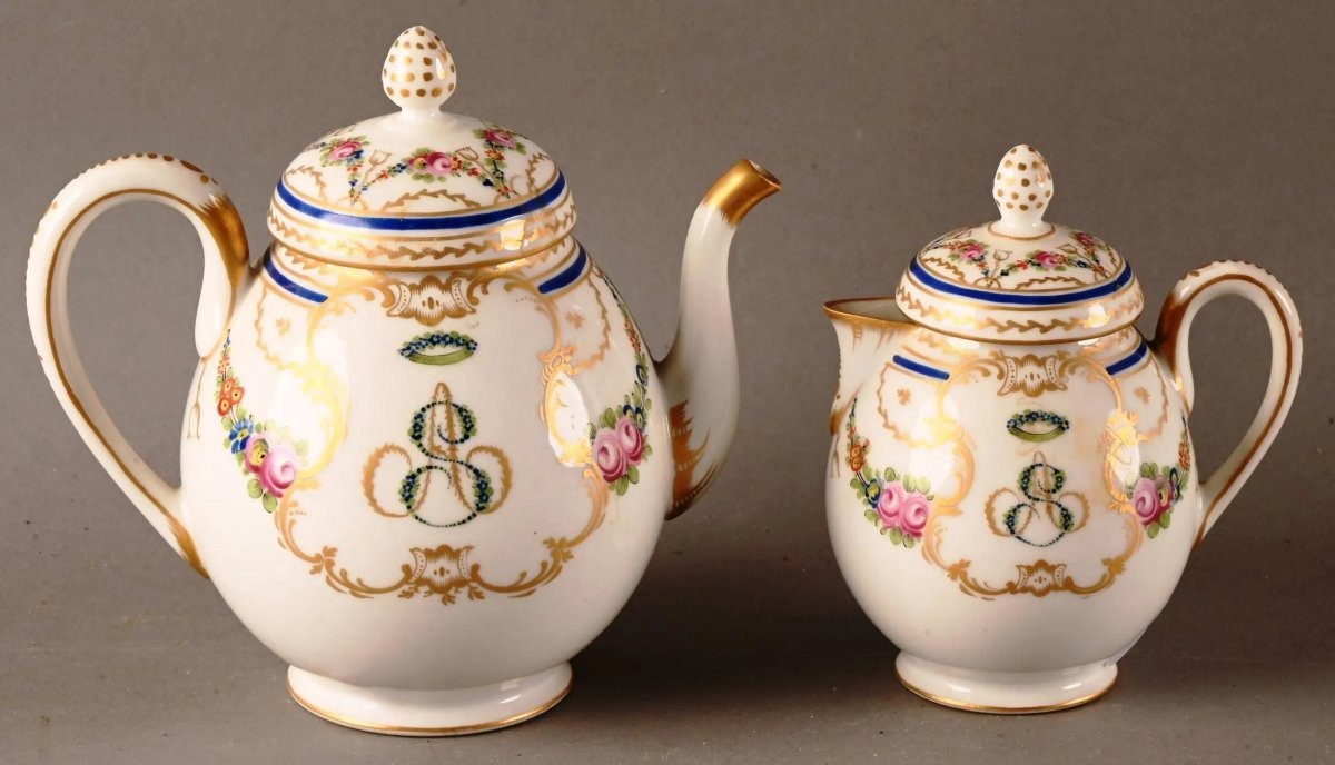 Manufacture De La Reine   Pitcher And Teapot